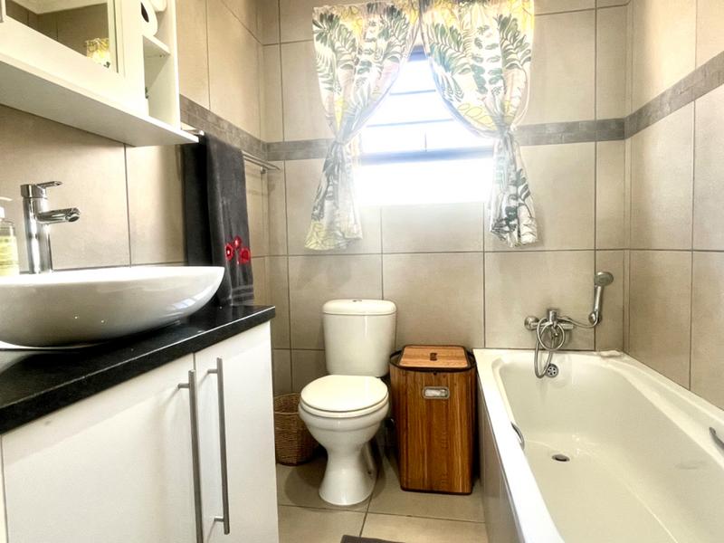 3 Bedroom Property for Sale in Reebok Western Cape